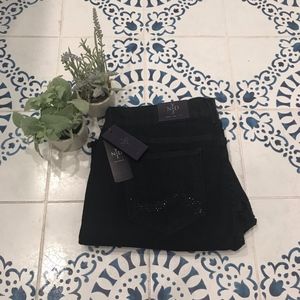 Never worn, cute simple jeans